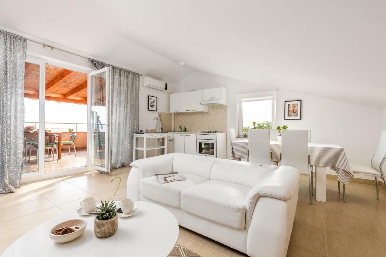 Julija Apartamento Dramalj Exterior foto